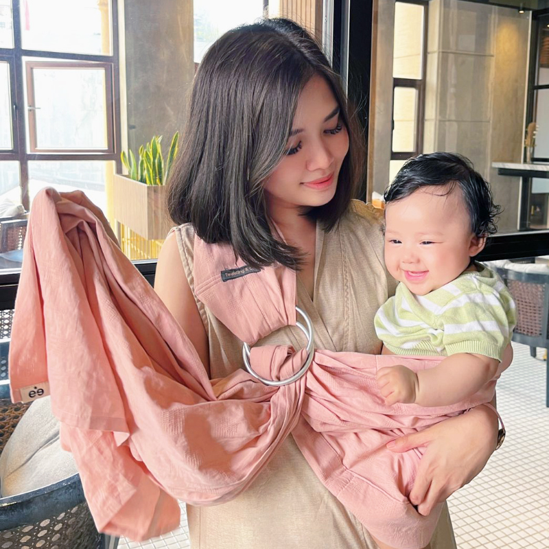 Tweeling & Co. Baby Sling lembut dengan warna yang cantik