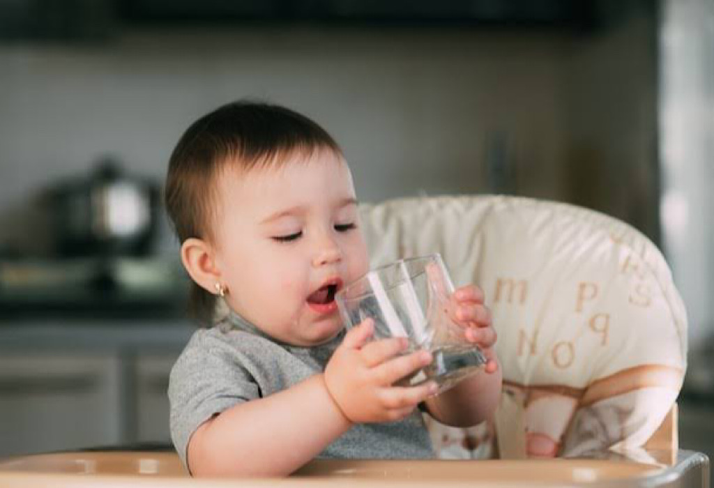 bolehkah bayi minum air gula