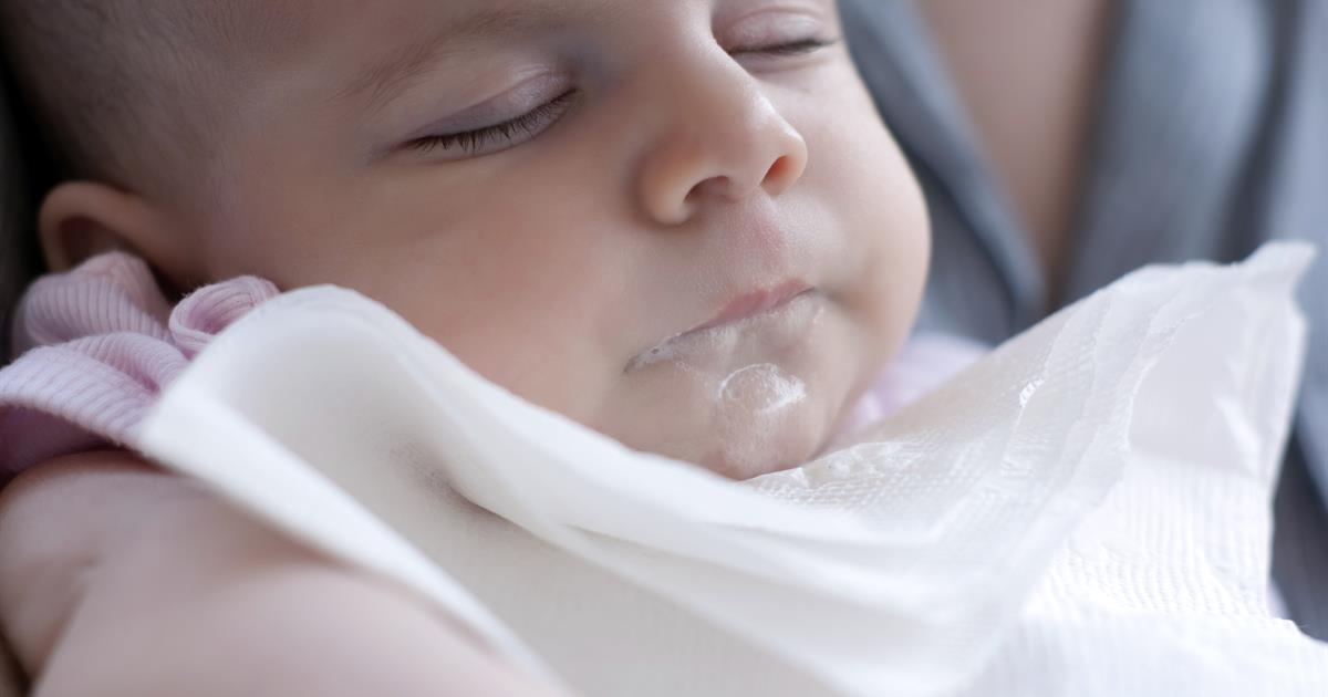 Bayi Muntah Banyak Setelah Minum ASI 