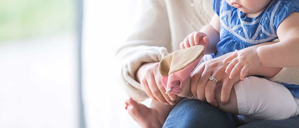 sepatu bayi perempuan