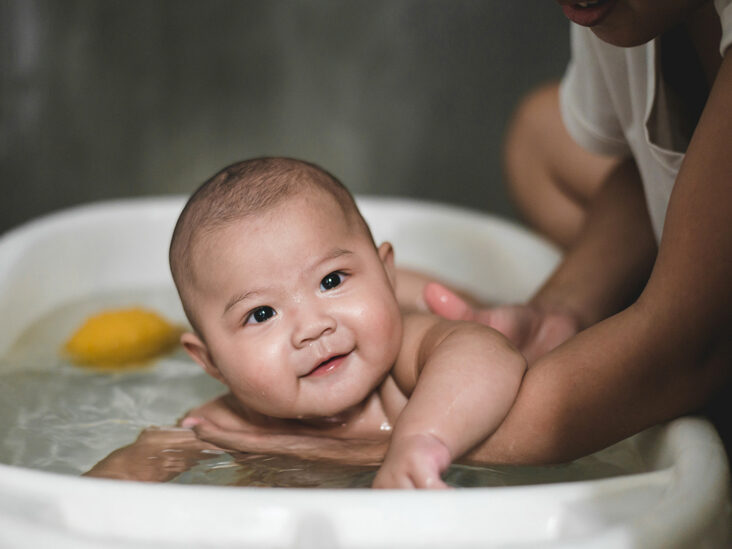 Sabun mandi untuk bayi yang aman