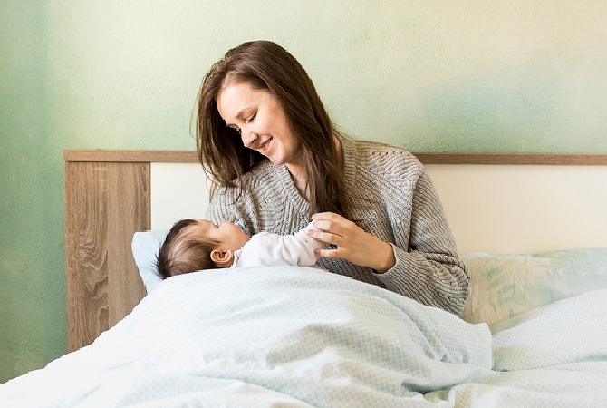 Aman! Ini Tips Menyusui ketika Moms Sedang Flu dan Tidak Enak Badan