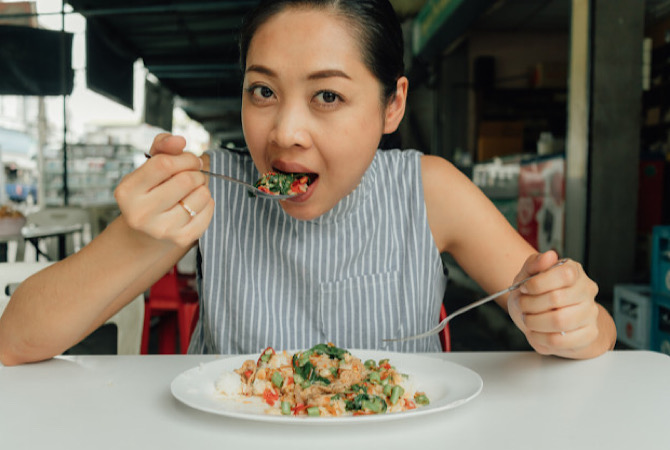 Busui Wajib Tahu, Fakta dan Mitos Pengaruh Makanan Pedas Terhadap ASI