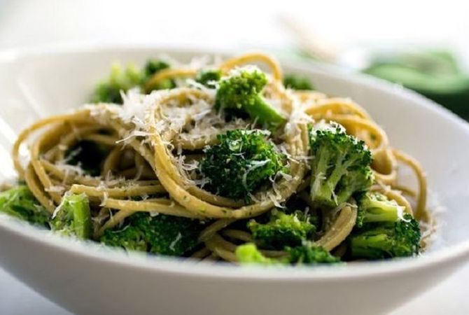 Cheesy Chicken And Broccoli Pasta