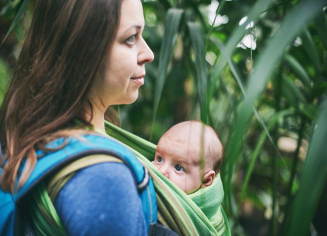 Ini Posisi Gendongan Bayi yang Bisa Sebabkan Hip Dysplasia