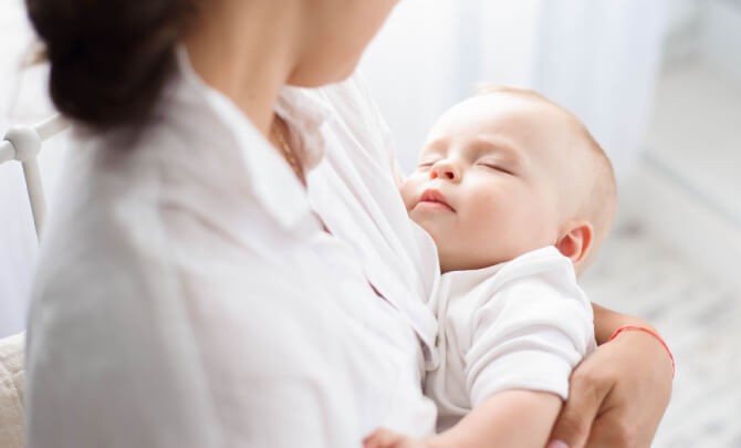 Kesalahan dalam Menggendong Barakibat Fatal untuk Bayi