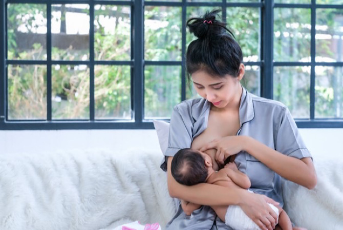 Moms Perlu Tahu, Cara Mengencangkan Payudara Setelah Menyusui