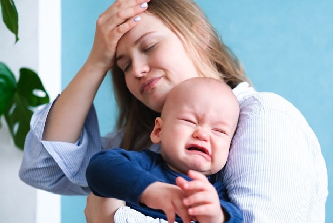 Moms Wajib Tahu! Ini 3 Alasan Bayi Rewel saat Tantrum