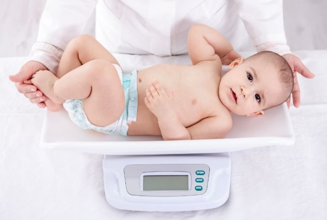 Penyebab Berat Badan Bayi Susah Naik