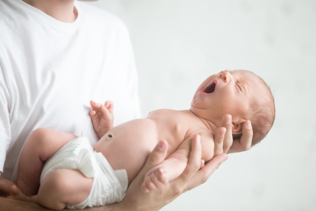 Penyebab Kepala Bayi Peyang yang Sering Terjadi