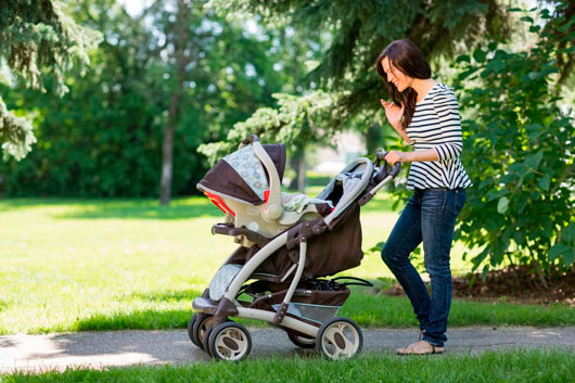 Stroller Cocok Untuk Moms yang Sering Traveling.