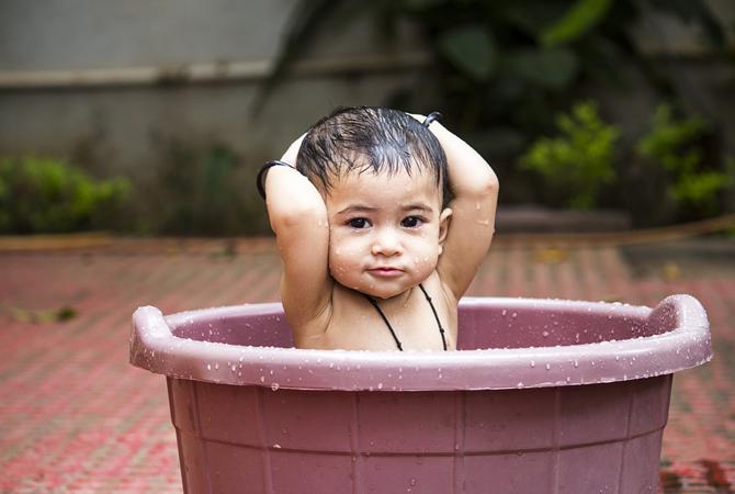 Lakukan Ini Moms Supaya Rambut Bayi Tebal dan Sehat