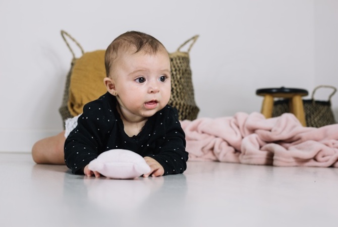 Perut Bayi Berbunyi, Mungkin Ia Terlalu Cepat Mengisap ASI