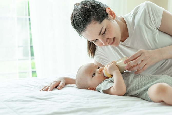 Bayi Menolak ASI? Simak Penyebab dan Cara Mengatasinya