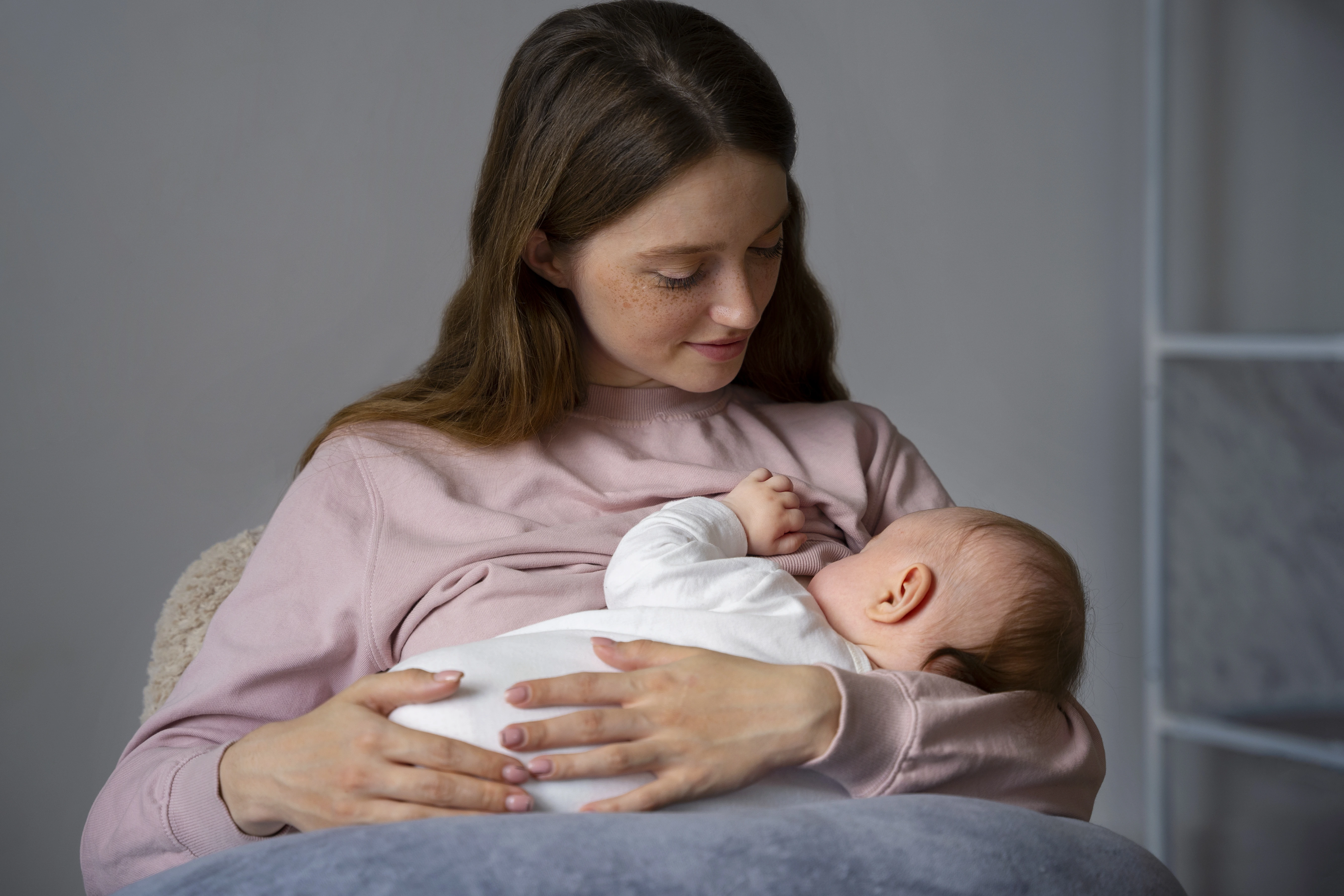 Catat Jadwalnya Ya, Moms! Ini Waktu Menyusui Bayi Baru Lahir