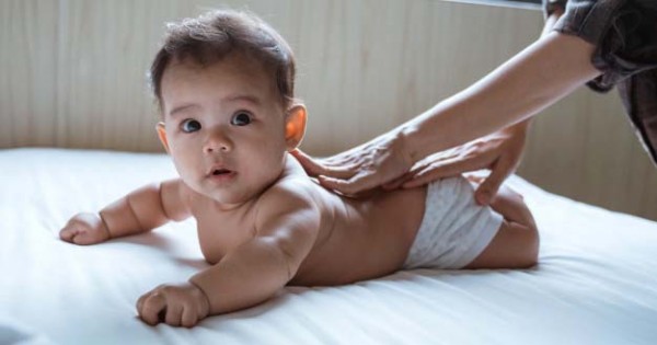 Skoliosis pada Bayi, Berikut Penyebab, Ciri dan Cara Menyembuhkannya!