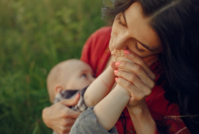 Beberapa Bayi Mengalami Gejala Demam Serius, Perhatikan Ya Moms