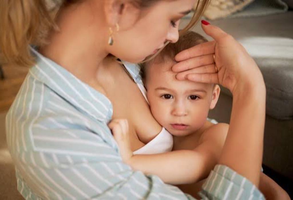 Cara Menurunkan Panas Bayi Secara Mandiri Tanpa Perlu Panik