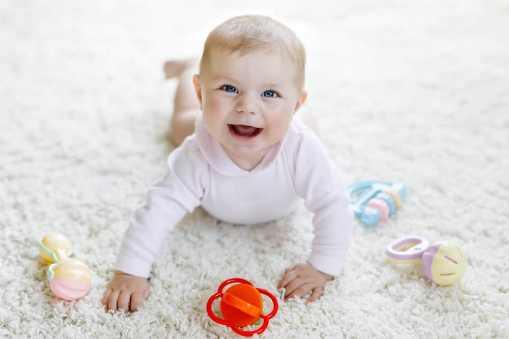 Kenali Lebih Jauh dari Manfaat Tummy TIme untuk Si Kecil