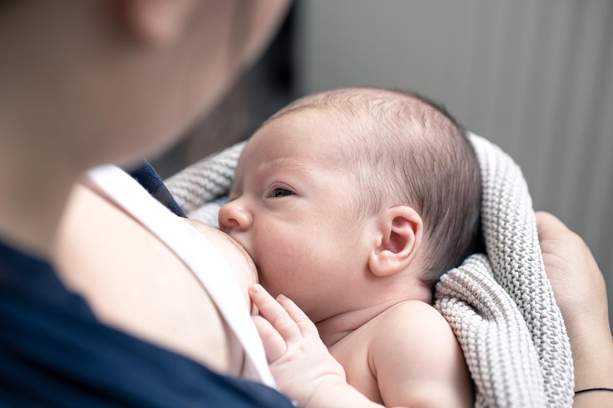 Perlukah Ibu Menyusui Mengkonsumsi Susu Pelancar ASI? Simak Rekomendasinya Moms