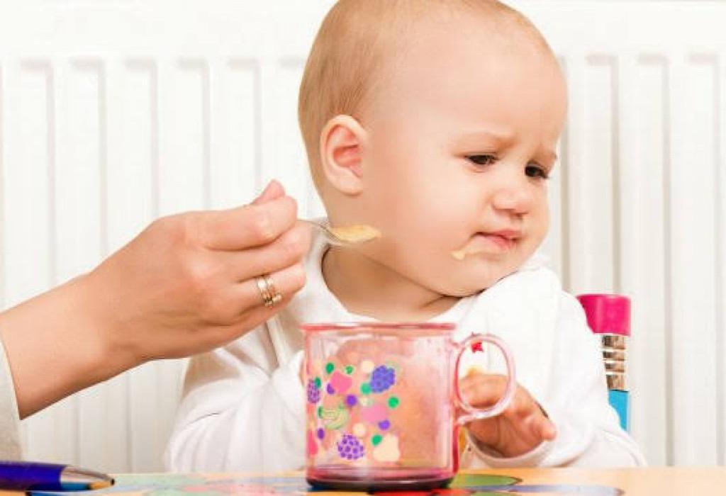 Bayi Susah Makan Bikin Kahwatir? Simak Penyebab dan Cara Menanganinya