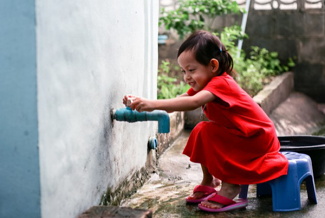 Pentingnya Mengajarkan Anak Mencuci Tangan dengan Benar