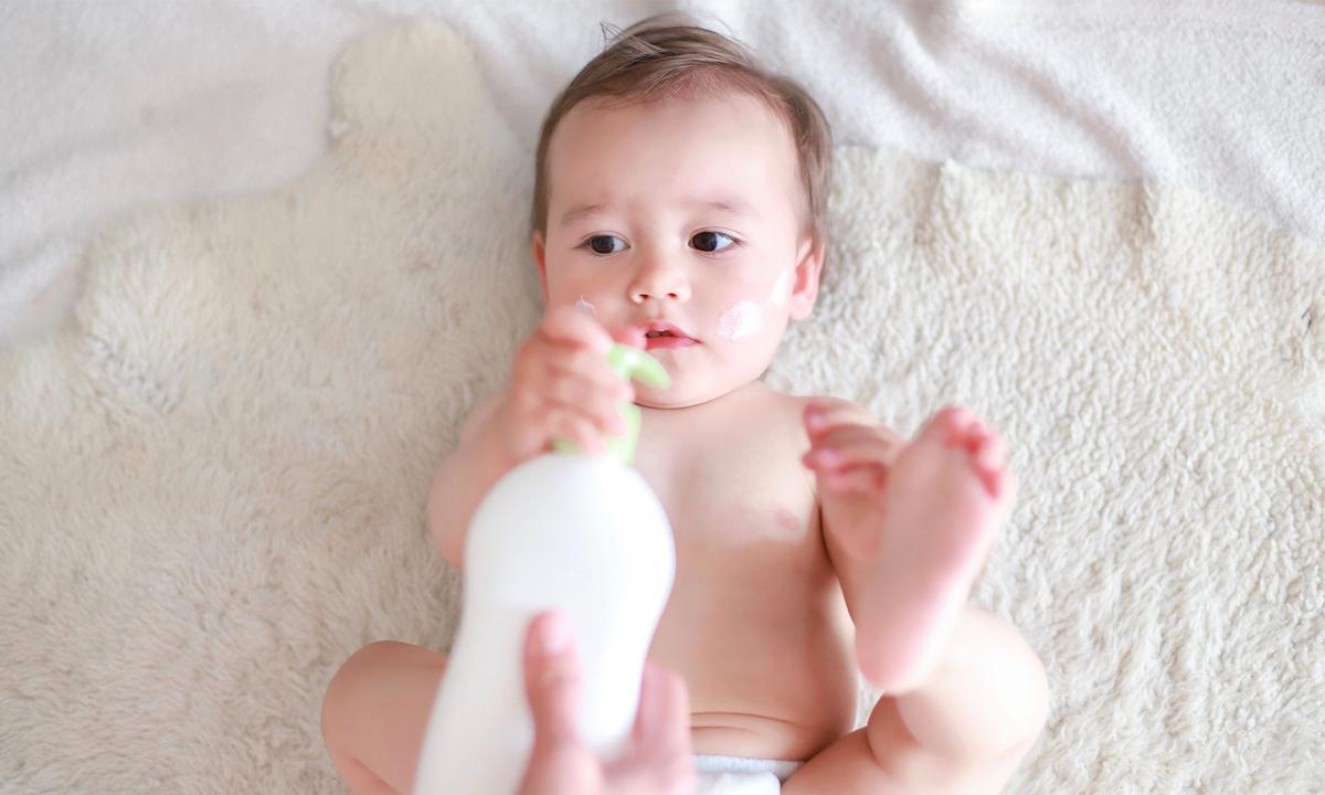 7 Rekomendasi Baby Cream untuk Wajah Bayi. Aman Digunakan Si Kecil