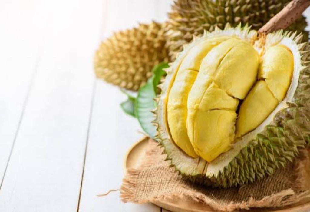 Bolehkah Bayi Makan Durian? Perhatikan Hal Ini Dulu Ya Moms!