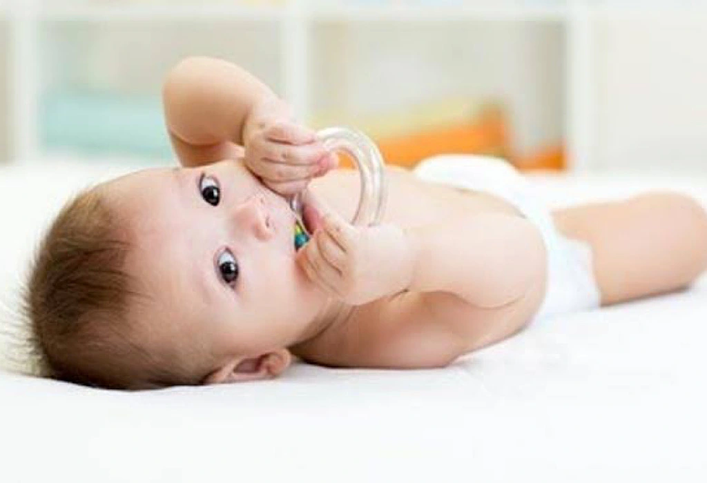 5 Rekomendasi Teether Bayi 3 Bulan yang Aman