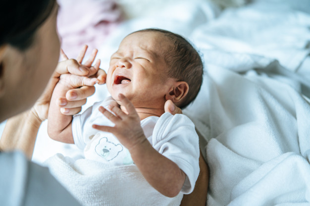 Bayi Tidak Menangis Saat Lahir? Berikut Penyebabnya dan Penjelasannya