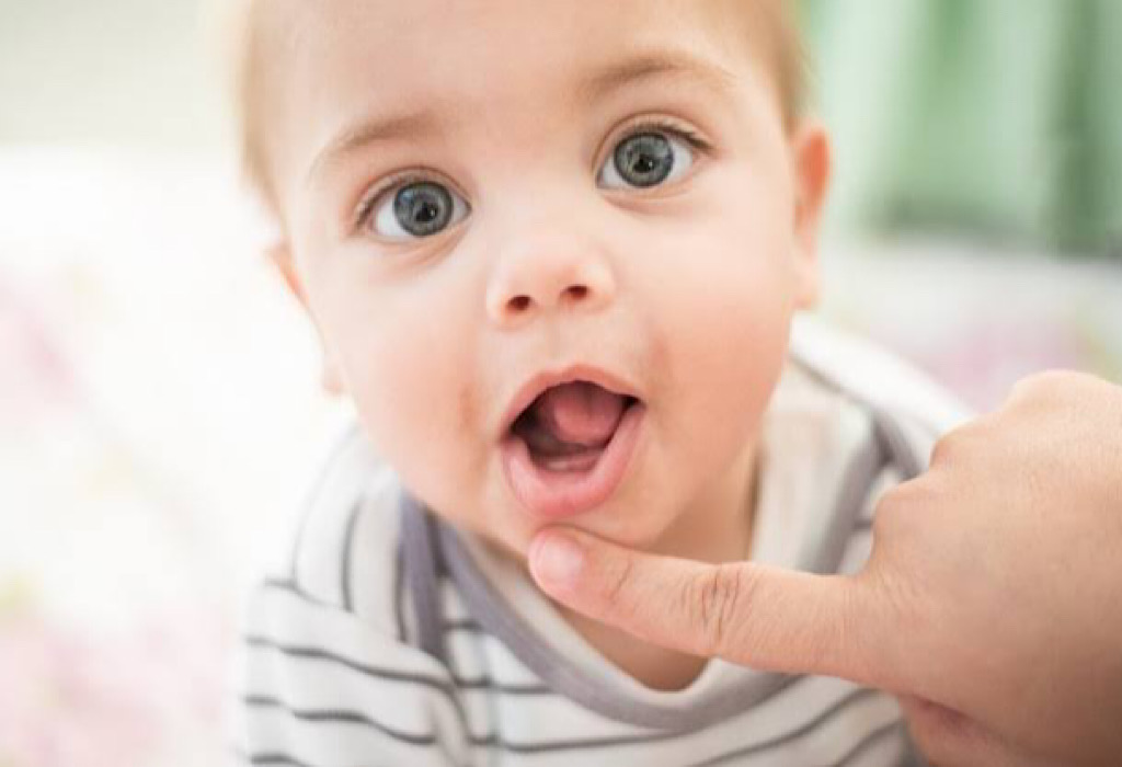 6 Penyebab Bibir Bayi Kering Beserta Cara Mengatasinya