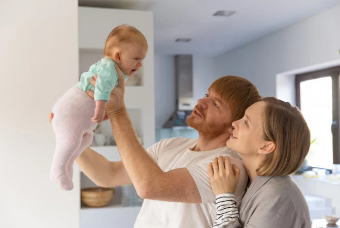 Kebanyakan Mengejan Bikin Bayi Sering Menangis saat BAB