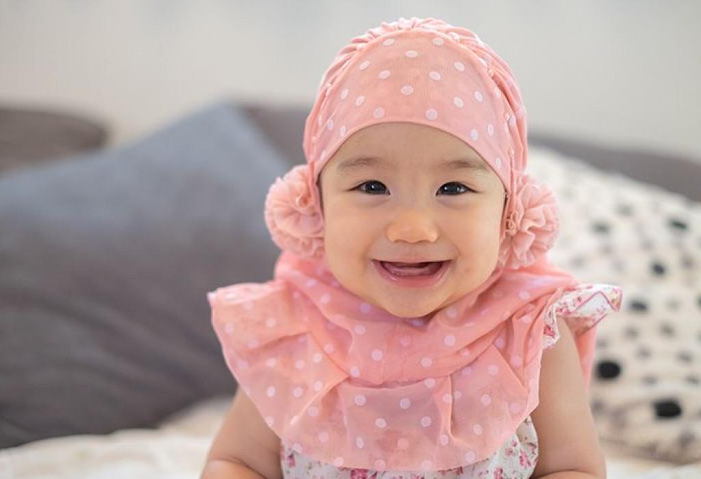 40 Rangkaian Nama Bayi Perempuan Islami yang Cantik Beserta Artinya