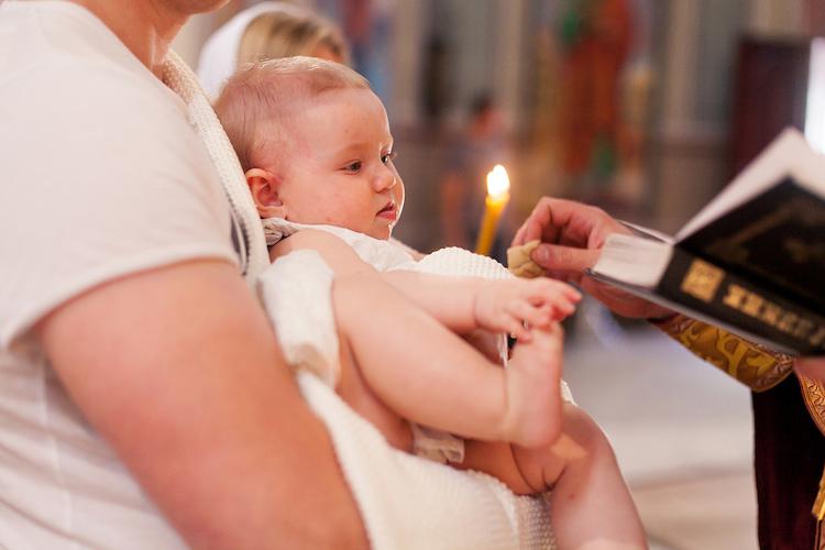 20 Nama Bayi Perempuan Katolik Terbaik dan Memiliki Makna yang Dalam