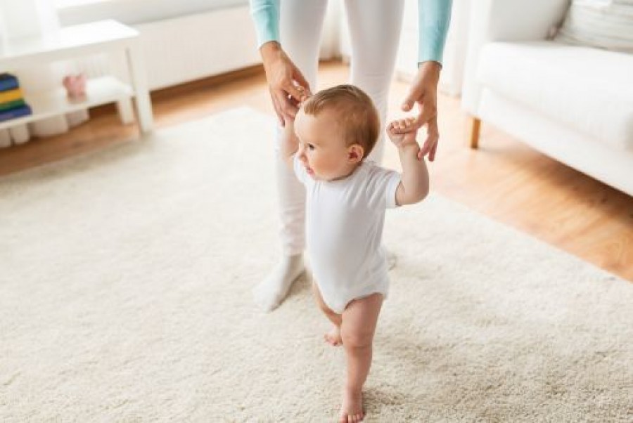 Perkembangan Motorik Bayi, Ada Tahap Apa Aja Ya?