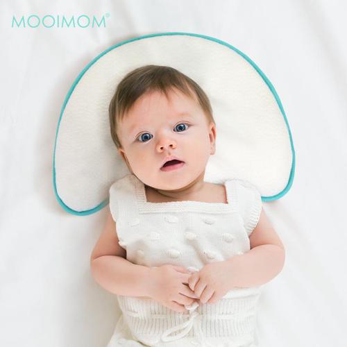 MOOIMOM Flat-head Prevention Pillow - Bantal Bayi Anti Peyang